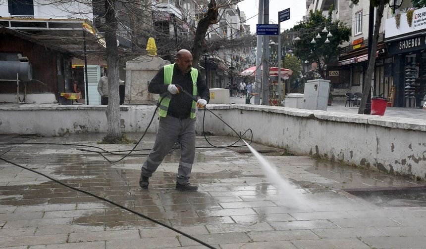 Kuşadası’nda camiler bayram namazına hazır