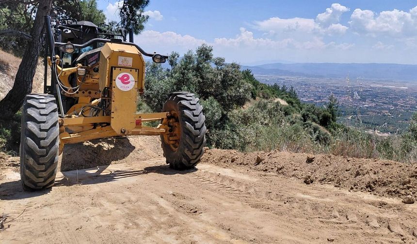 Efeler Belediyesi üreticinin yanında: Kırsal mahallelerde yol ve tesviye seferberliği