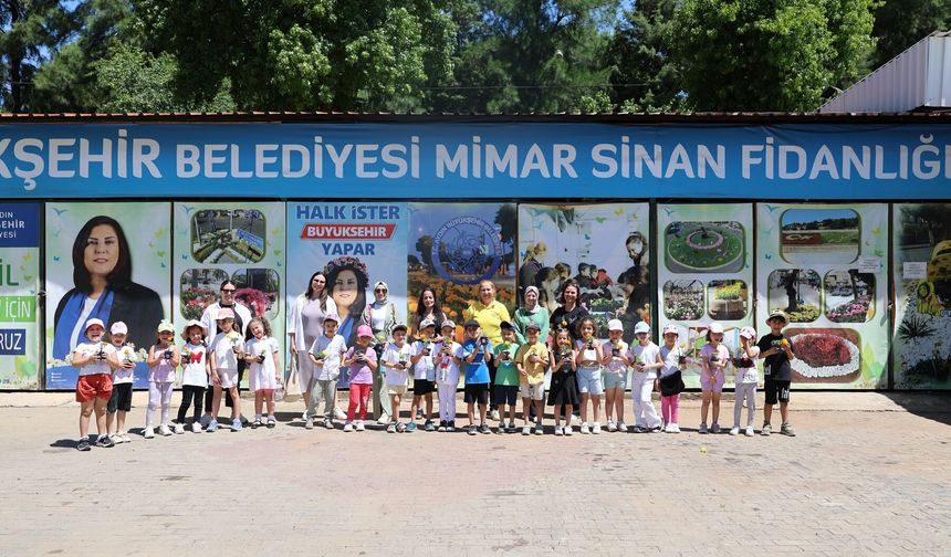 Minik öğrenciler doğa sevgisini öğreniyor